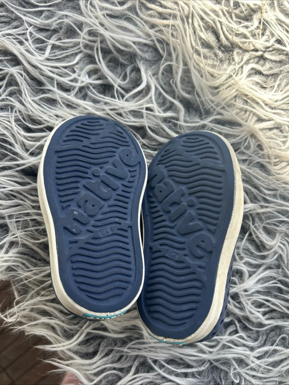 Native Jefferson Boys Navy Blue. Shoes Size 4 Slip -on waterproof Toddler.